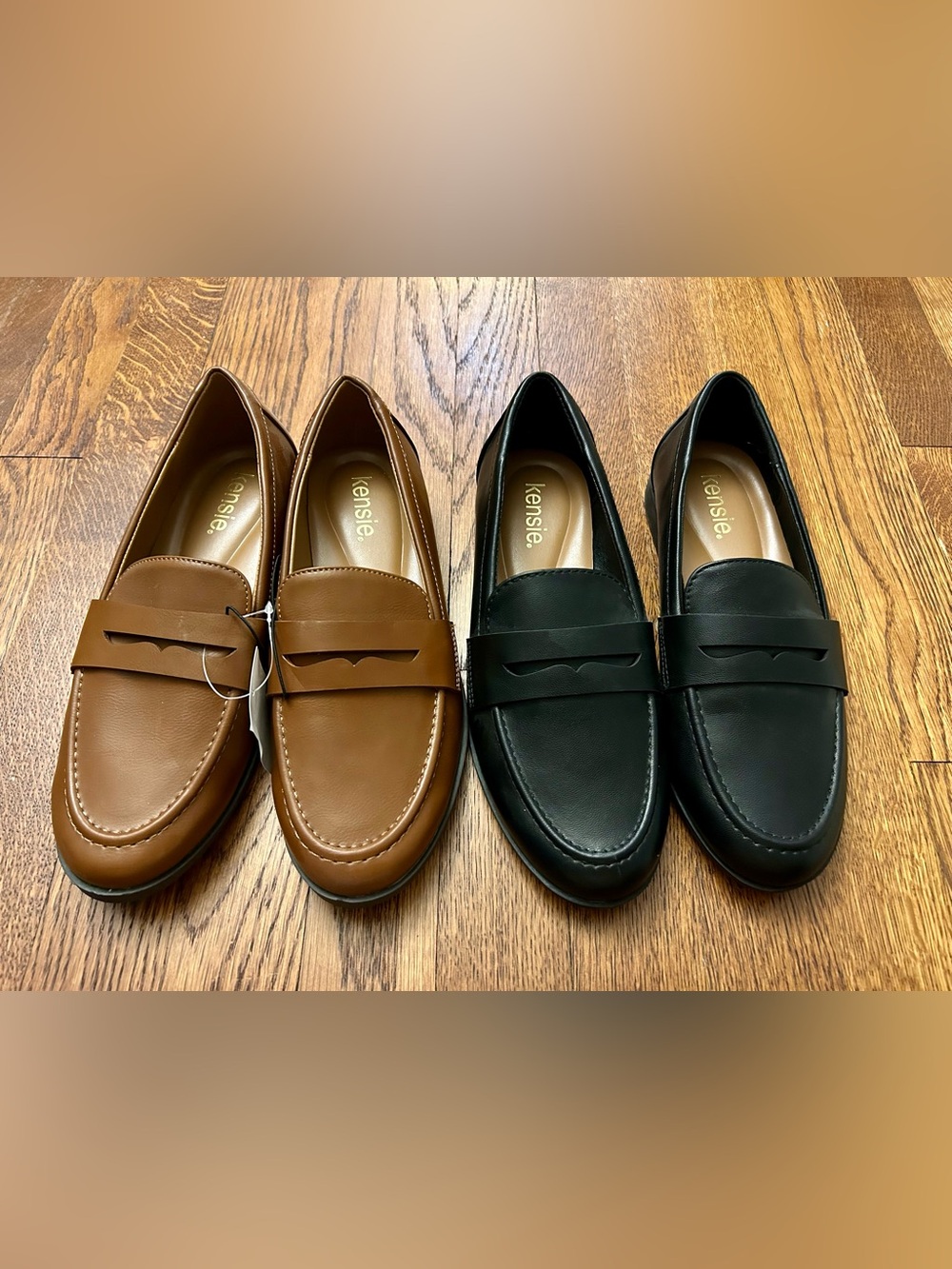 Kensie 2 pack Penny Loafers in Brown and Black. 7.5